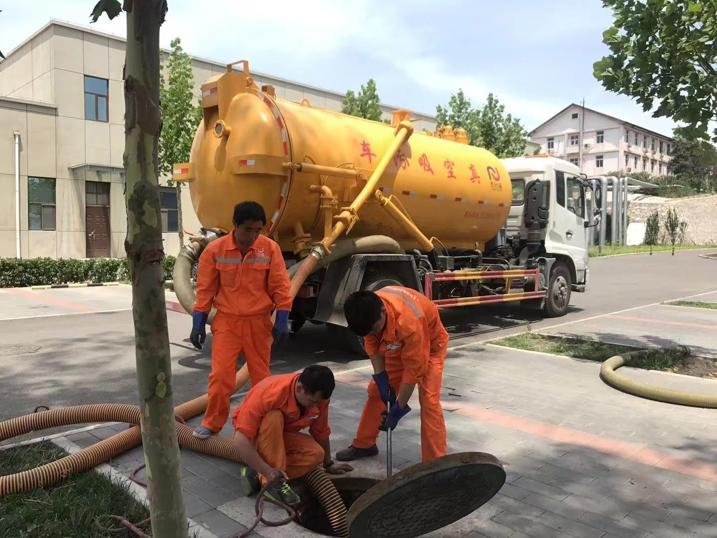 固原化粪池清理与5-8吨吸粪车施工效率分析